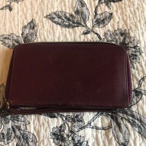 Roots red wine wallet